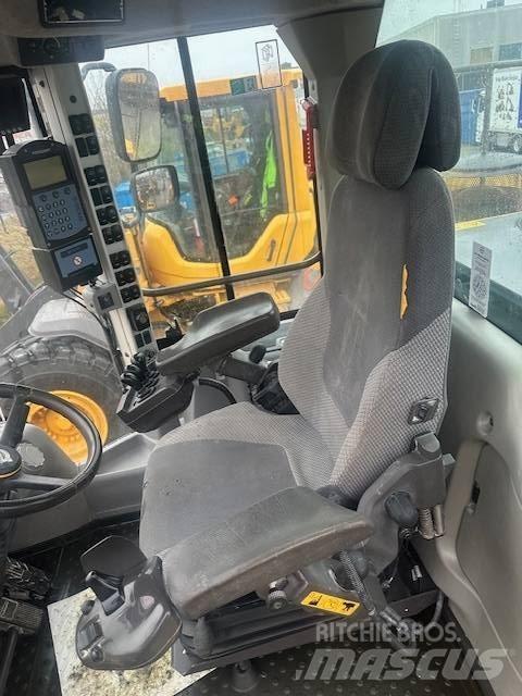 Volvo L180H Pale gommate