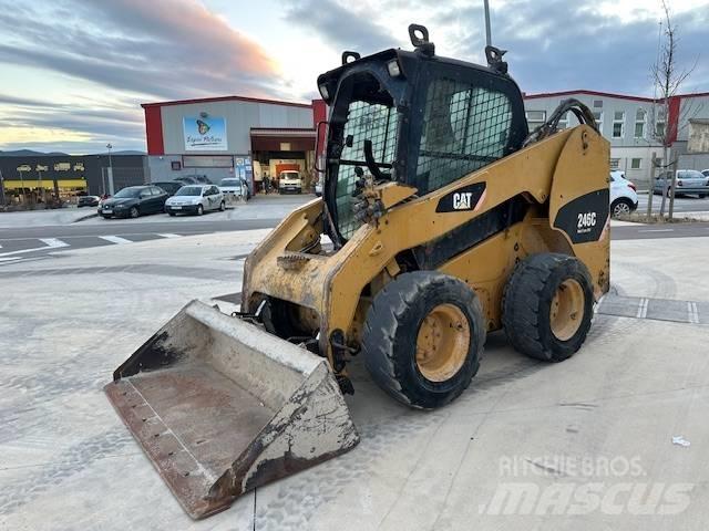 CAT 246 C Mini Pale Gommate