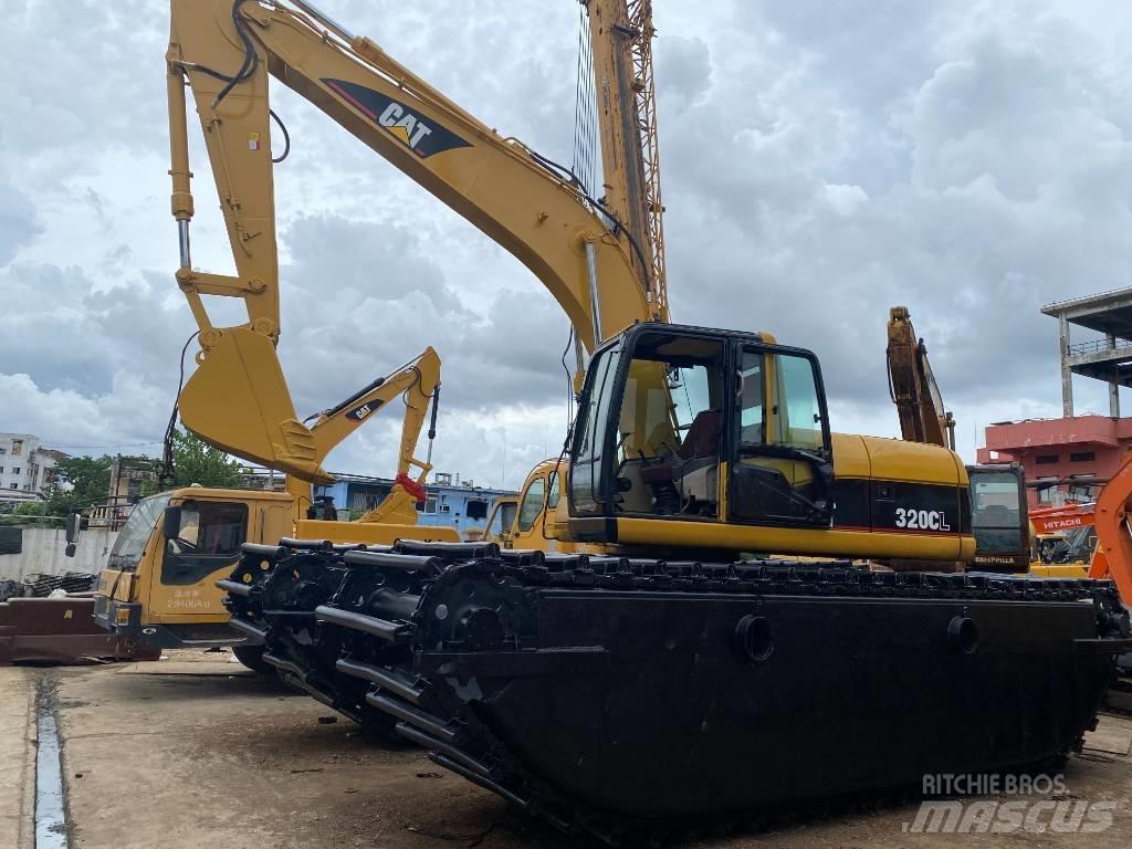 CAT 320 C Escavatori anfibi