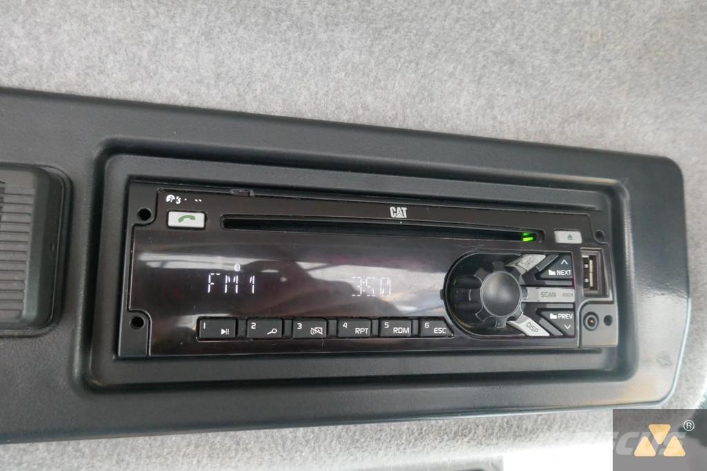 CAT 966M Pale gommate