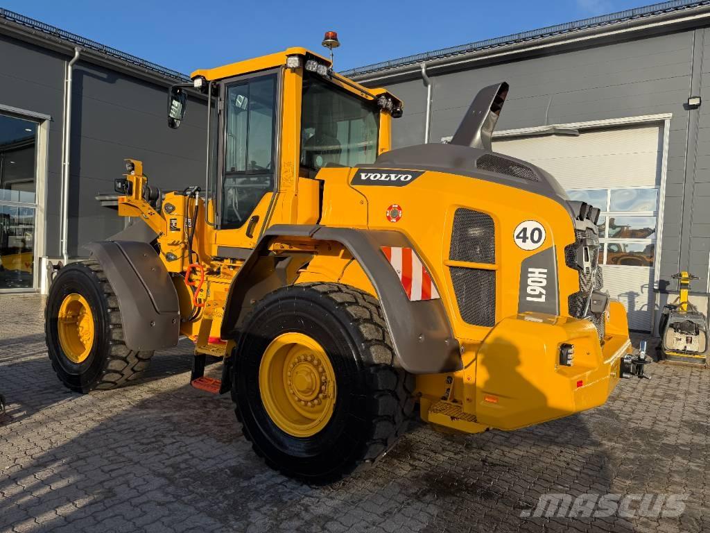 Volvo L90H Long boom Pale gommate