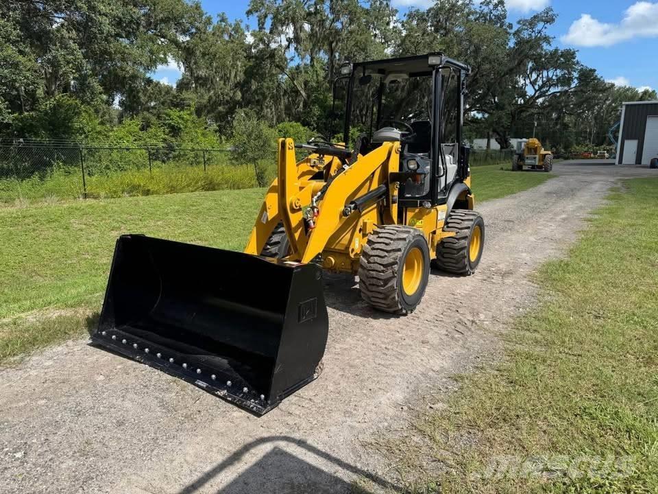 CAT 903 C2 Pale gommate