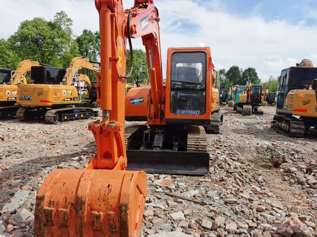 Doosan DX75 Miniescavatori
