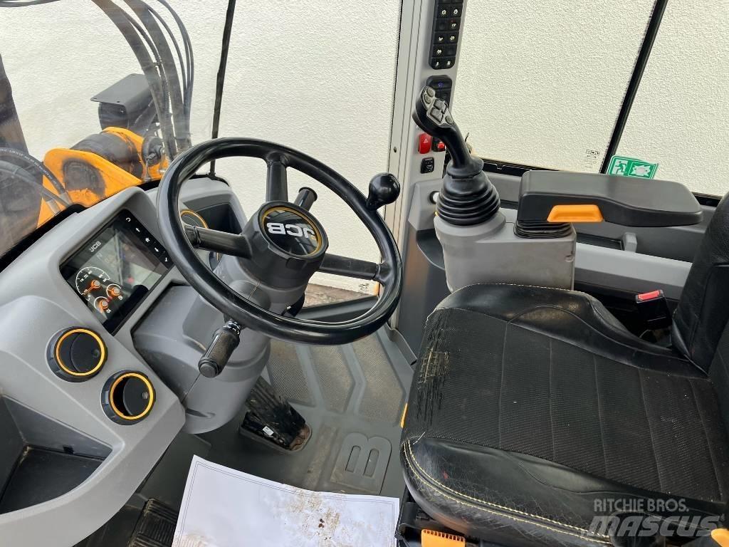 JCB 413S Pale gommate