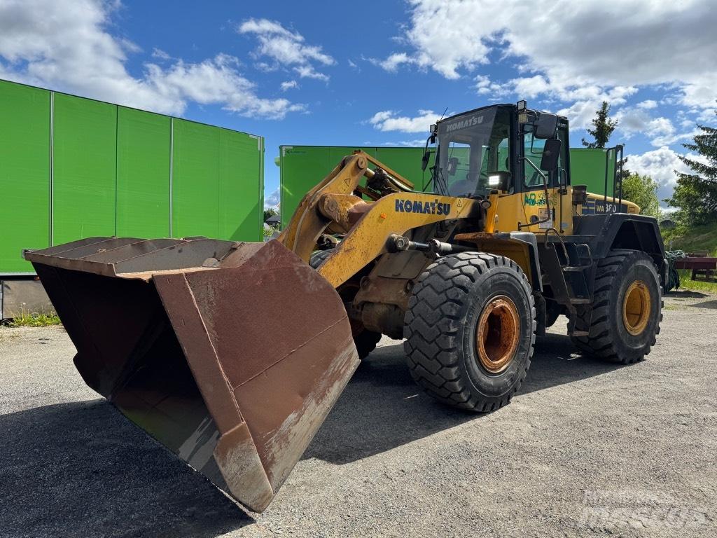 Komatsu WA 380 Pale gommate