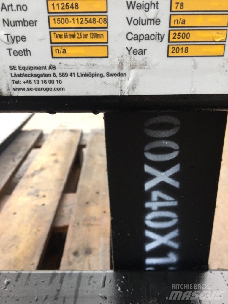  SE AB Terex TL65-80 Forche