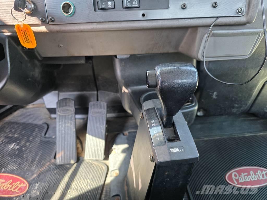 Peterbilt 335 Autocabinati