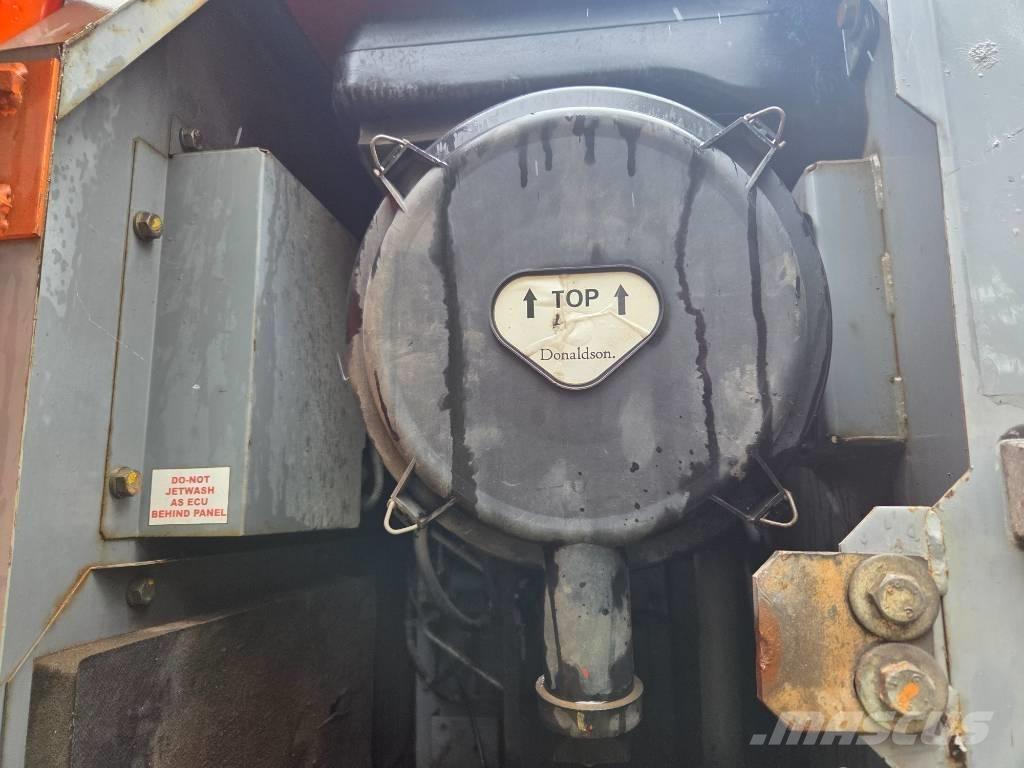 Hitachi ZX 210 LC-3 Escavatori cingolati