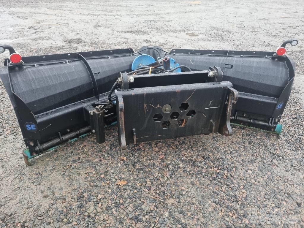SE Equipment  Vikplog Aratri