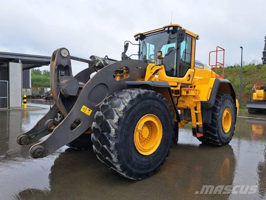 Volvo L 260 H Pale gommate