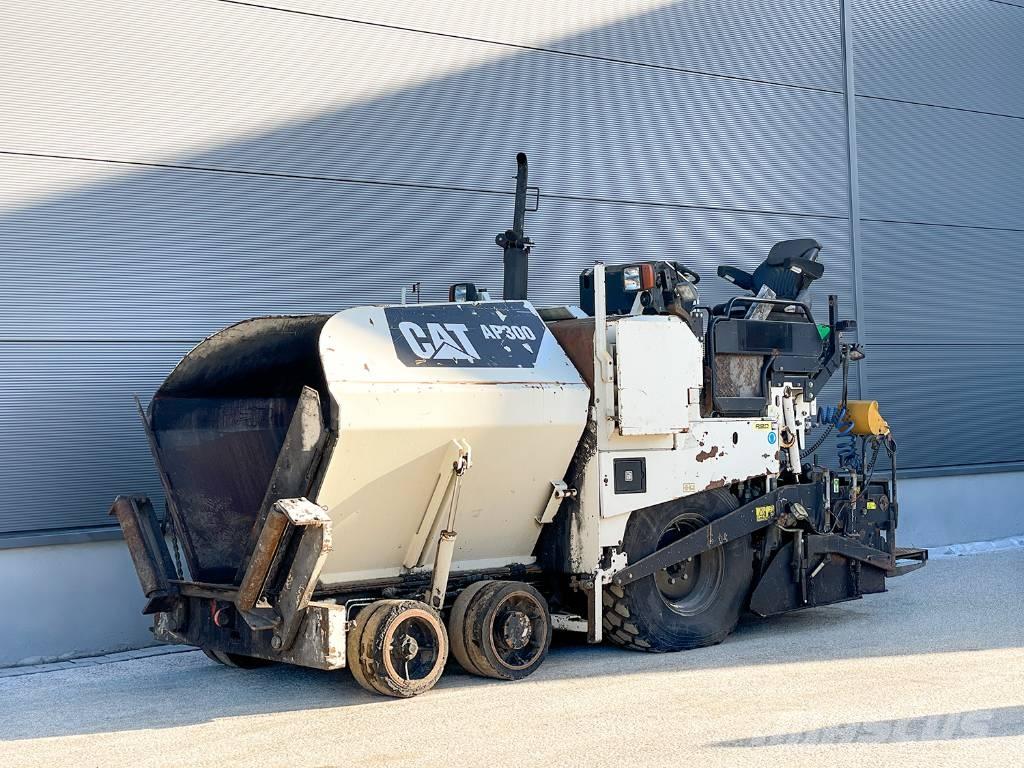 CAT AP300 Finitrici