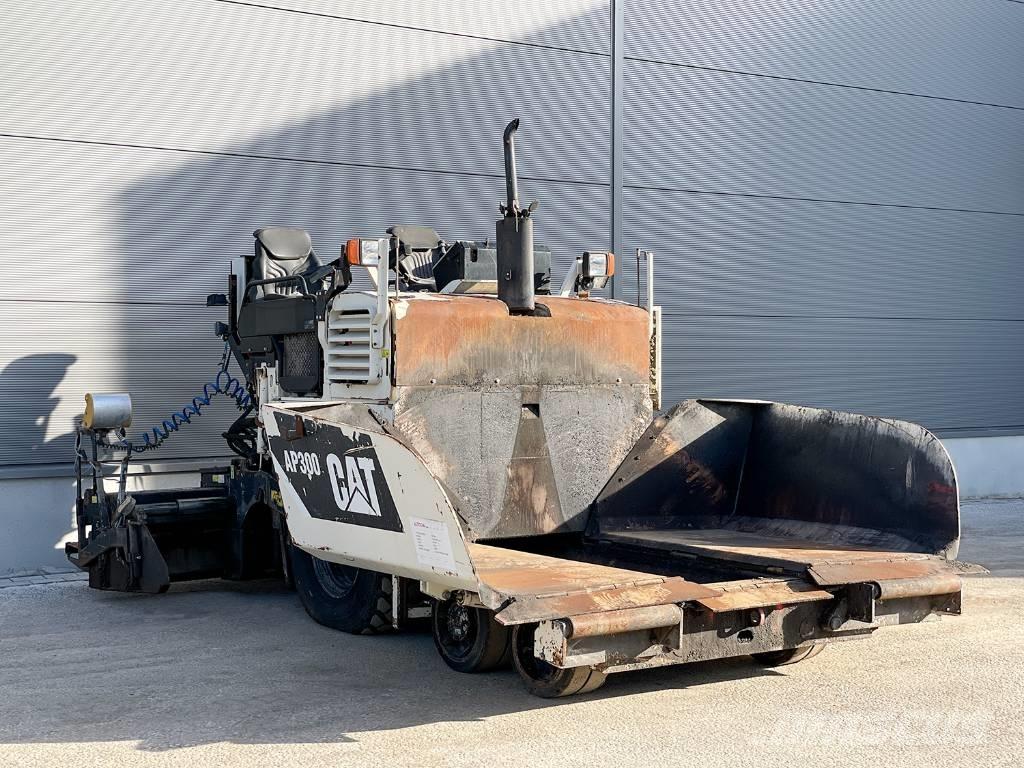 CAT AP300 Finitrici