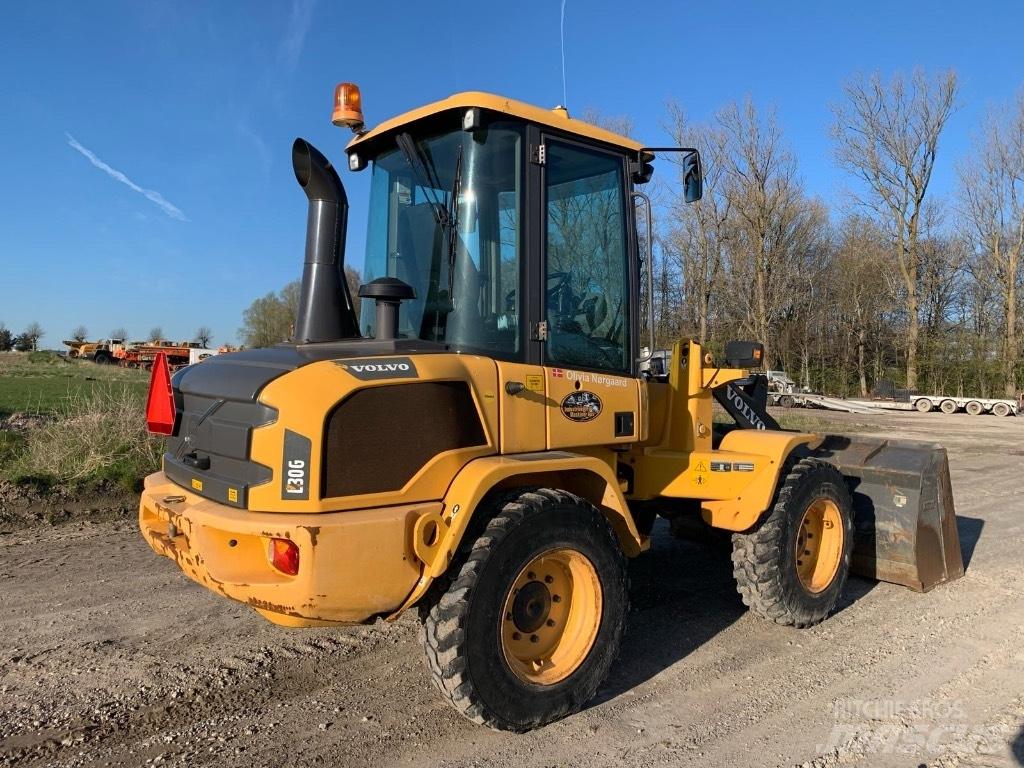 Volvo L 30 G Pale gommate