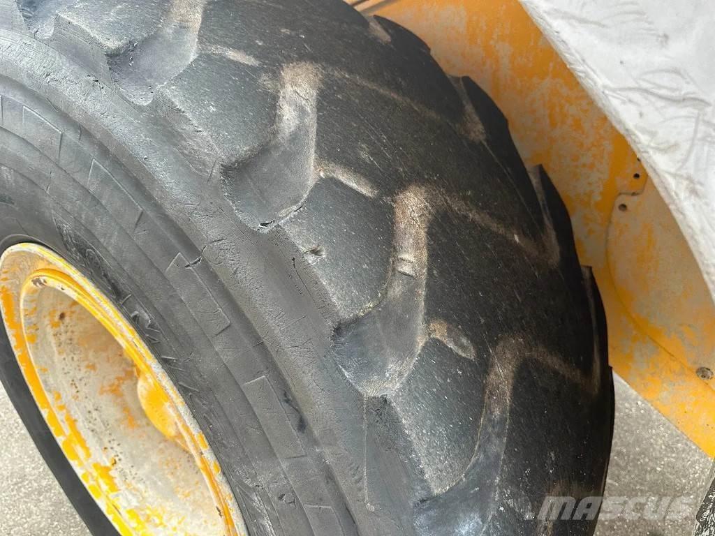 Volvo L60E Pale gommate