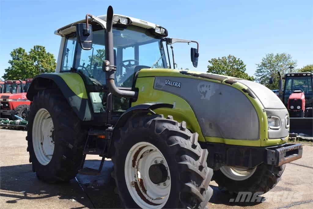 Valtra T120 Trattori