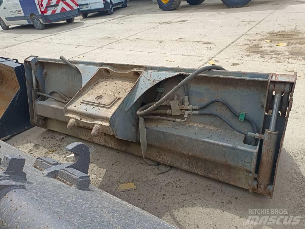 Mecalac 4x1 Benne