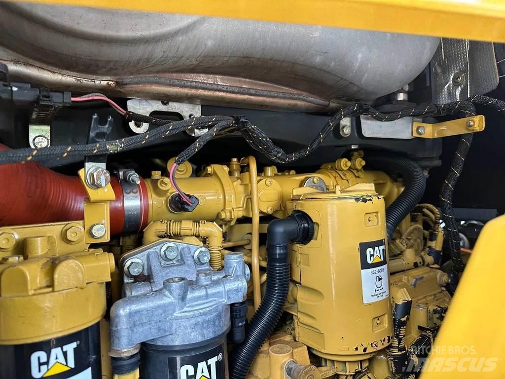 CAT 950G Pale gommate