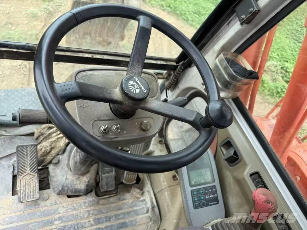 Doosan DH 150 W-7 Escavatori gommati