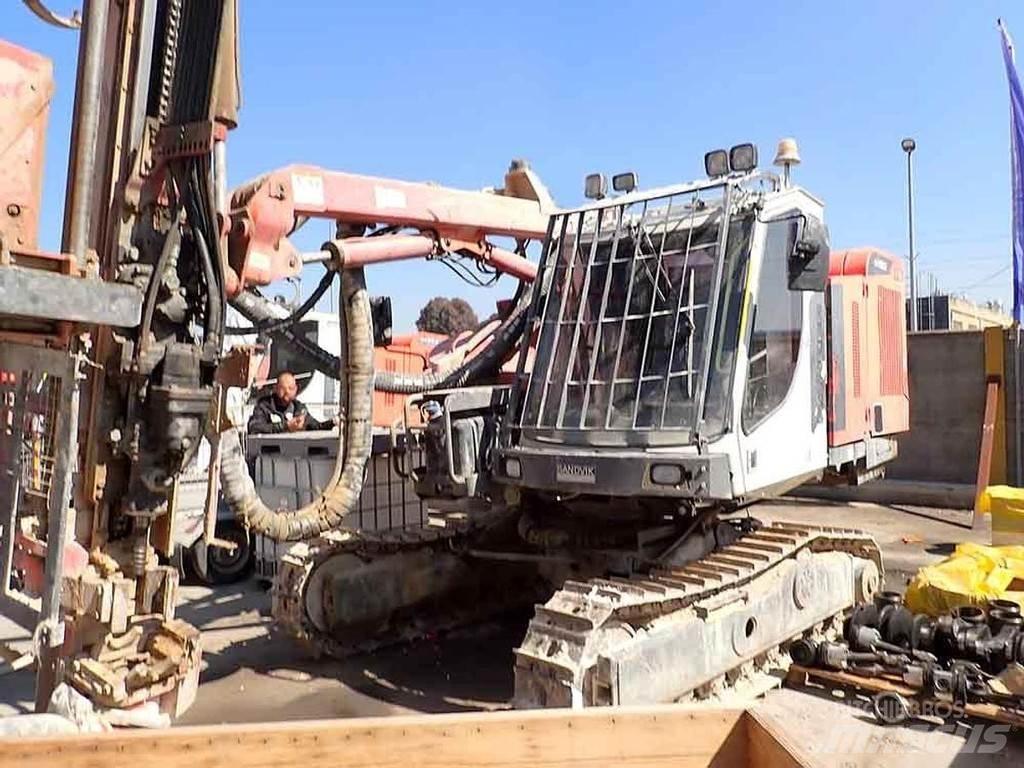 Sandvik DX800 Perforatrici di superficie