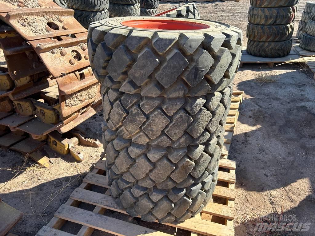 Bobcat 10x16.5 Tires Pneumatici, ruote e cerchioni