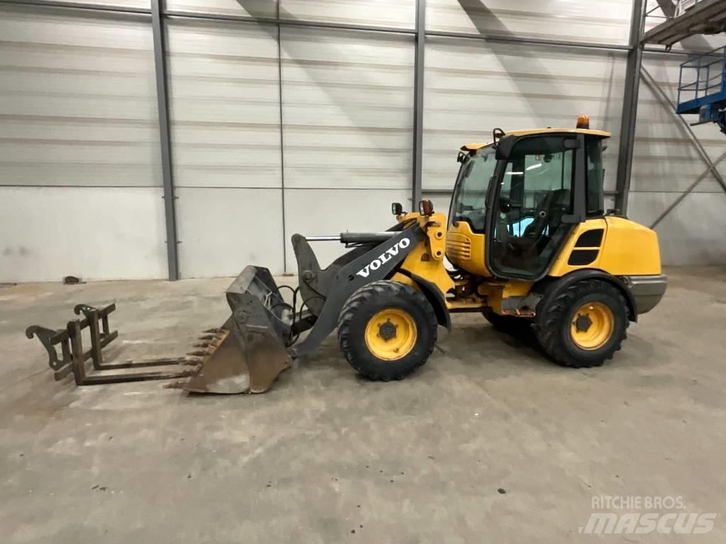 Volvo L 25 F Pale gommate