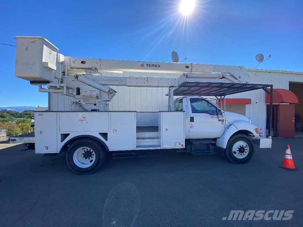 Ford F 750 SD Piattaforme autocarrate