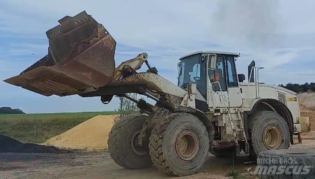 CAT 966 H Pale gommate