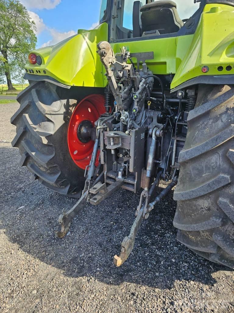 CLAAS ARION 630 CIS Trattori