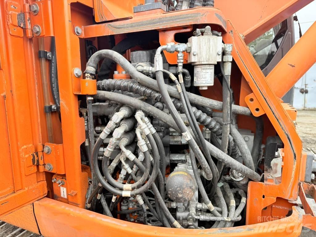 Doosan DX 140 LCR Escavatori cingolati