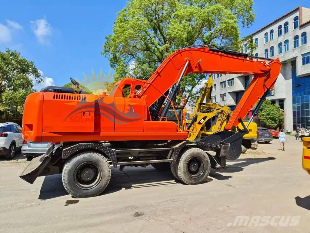 Doosan DH 210 W-7 Escavatori gommati