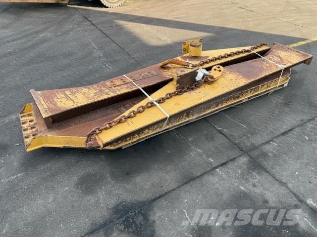 CAT 735 TAIL GATE Dumpers articolati