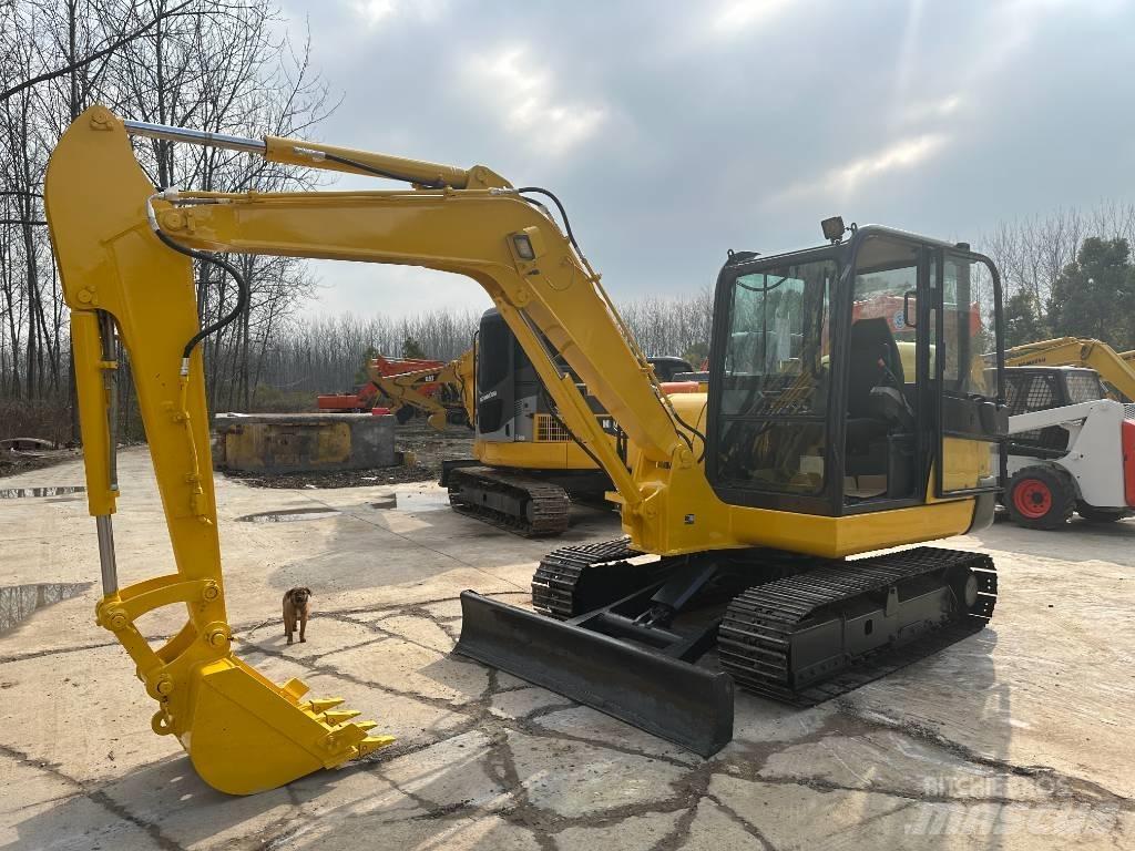 Komatsu PC56 Escavatori cingolati