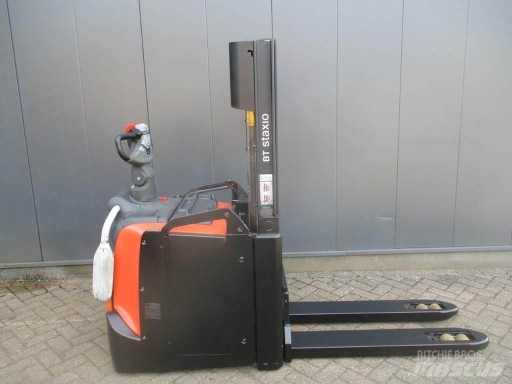 Toyota SPE 200D Transpallet uomo a terra