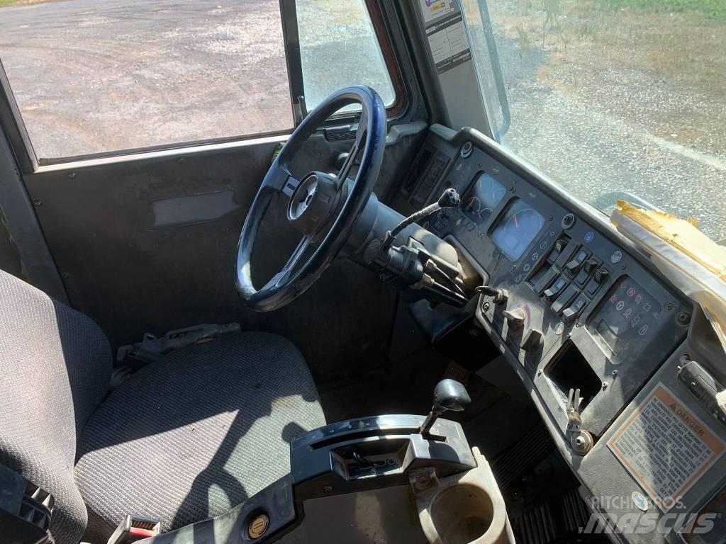 CAT 771 D Dumper a telaio rigido