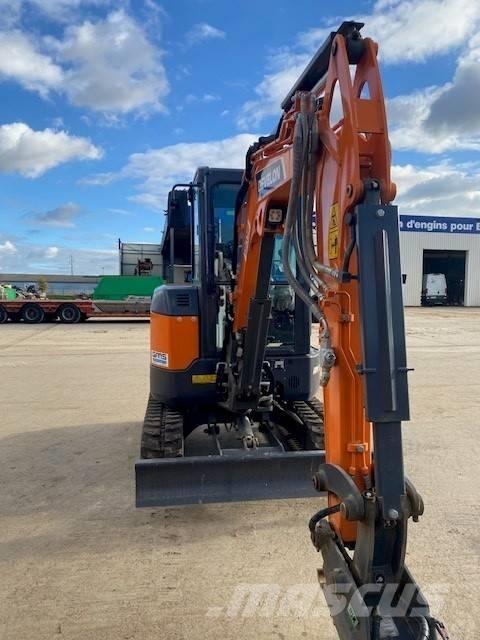 Develon DX 27 Z-7 Miniescavatori