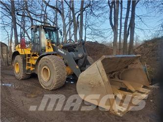 John Deere 744 K Pale gommate