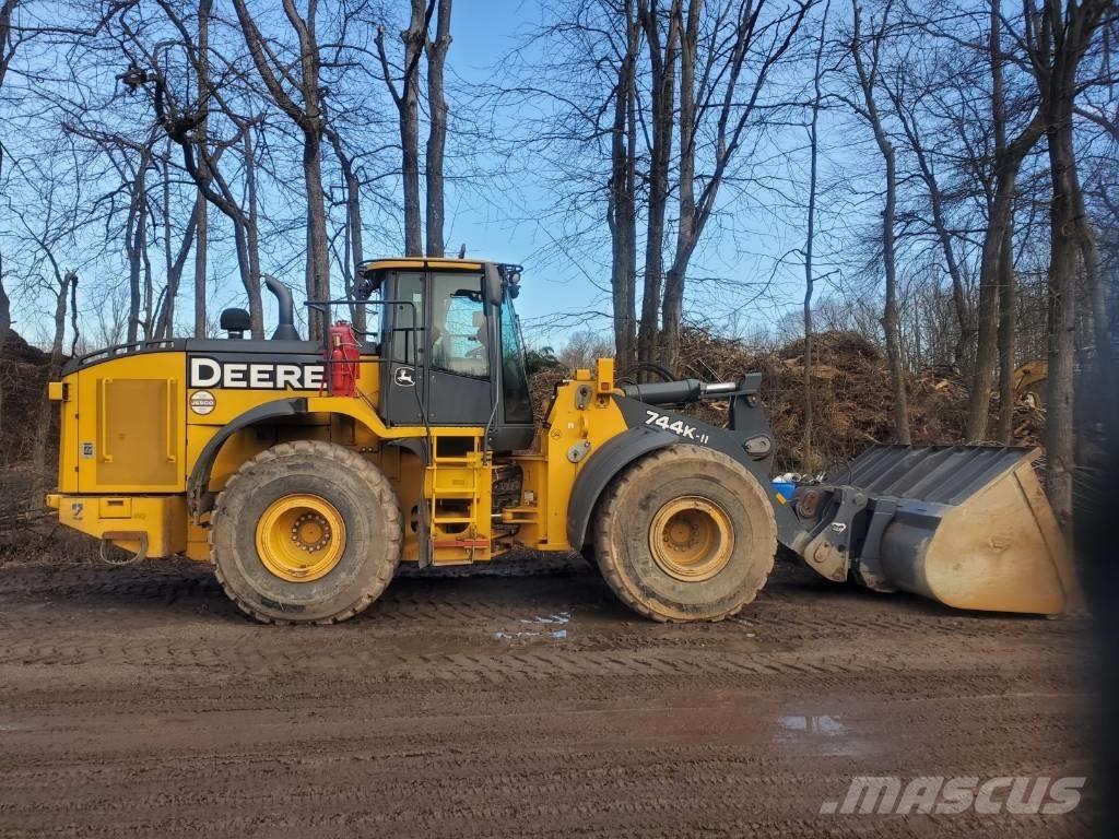 John Deere 744 K Pale gommate