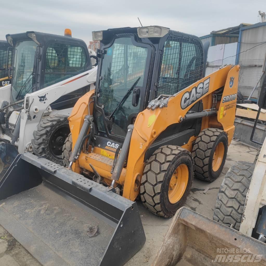 CASE SR 200 Mini Pale Gommate