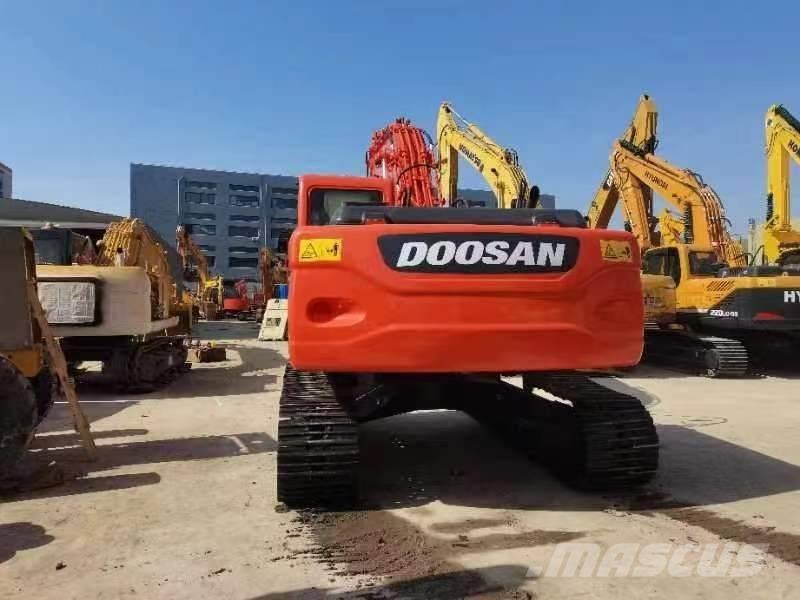 Doosan DX 225 Escavatori cingolati