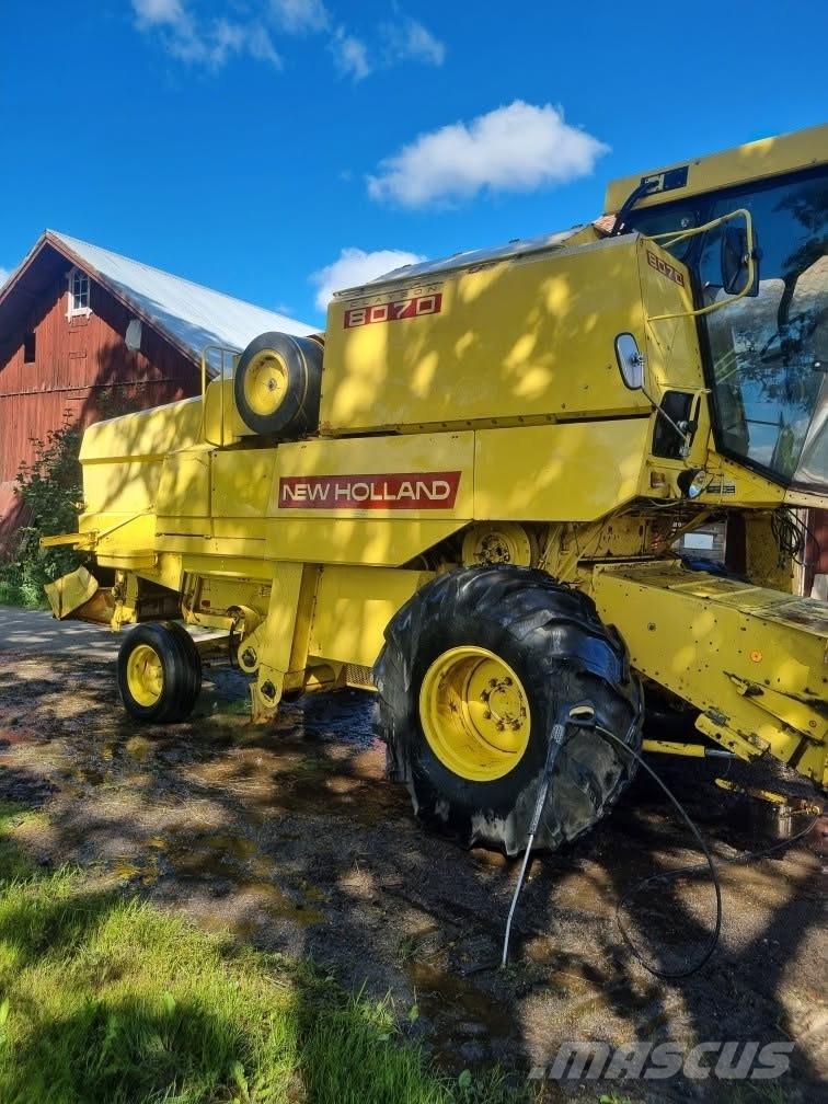 New Holland 8070, 20” Mietitrebbiatrici