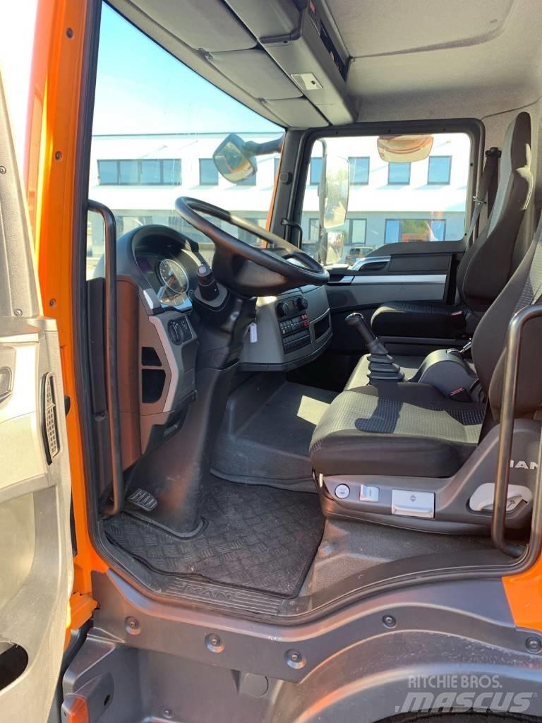 Palfinger P 300 KS Piattaforme autocarrate