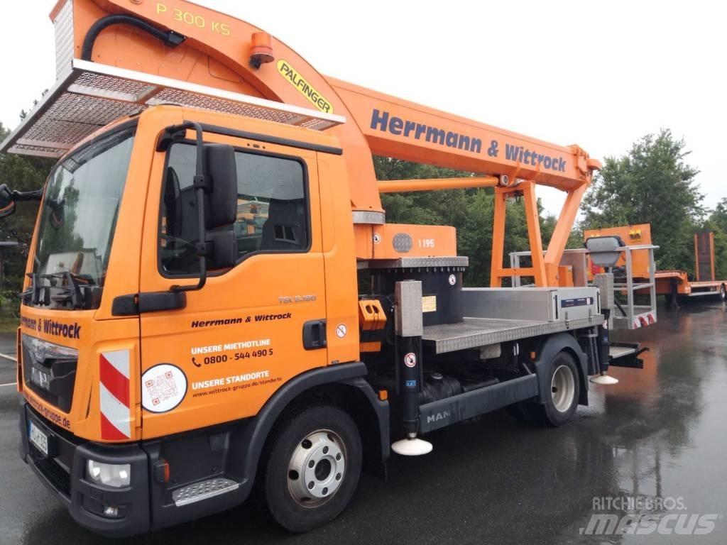 Palfinger P 300 KS Piattaforme autocarrate
