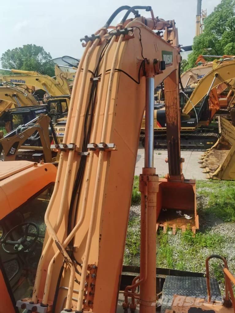 Doosan DH 210 W-7 Escavatori gommati