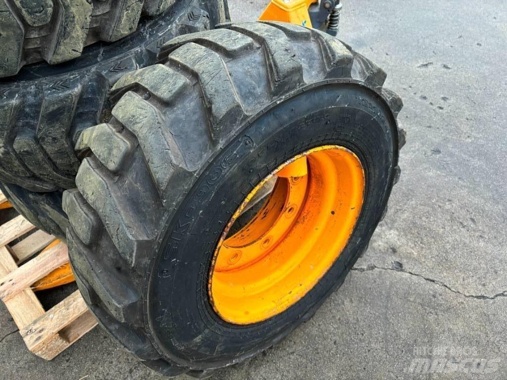 Alliance 12x16.5 Pneumatici, ruote e cerchioni