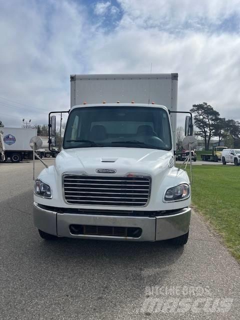 Freightliner M2106 Camion cassonati