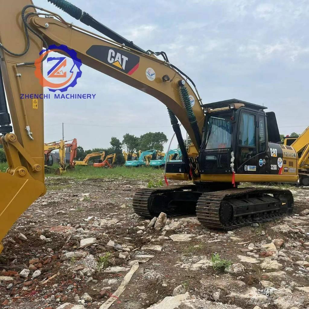 CAT 320 D2 Escavatori cingolati