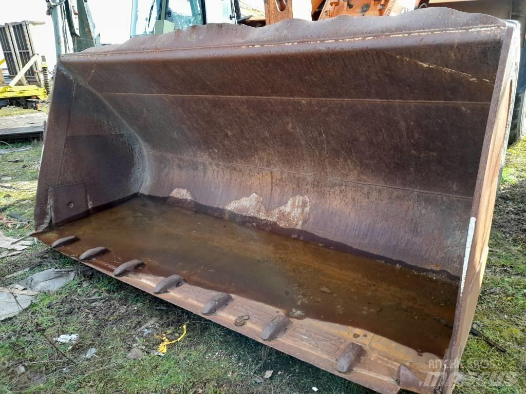 Doosan DL 420-3 Pale gommate