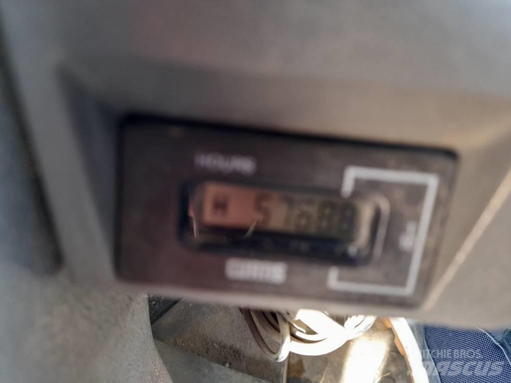 Doosan DL 420-3 Pale gommate