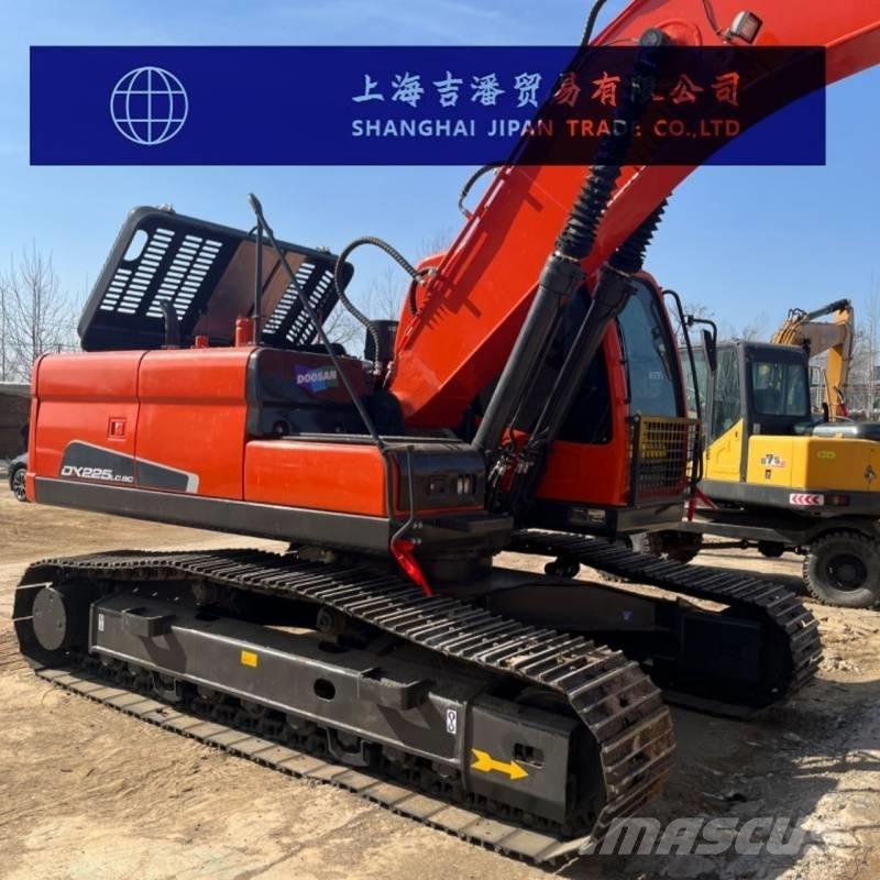 Doosan DX 225 LC Escavatori cingolati