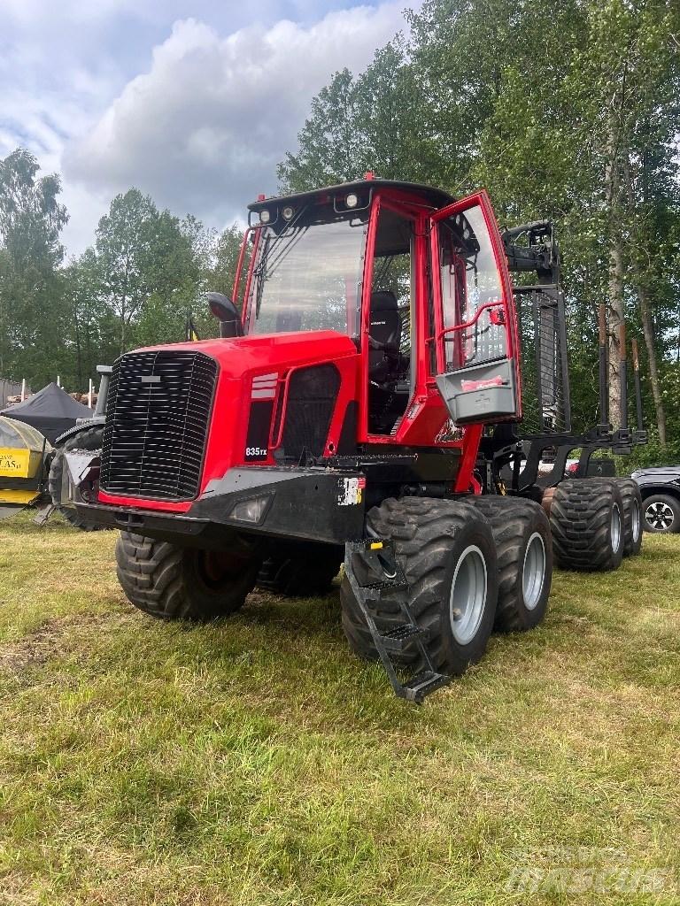 Komatsu 835 Forwarder